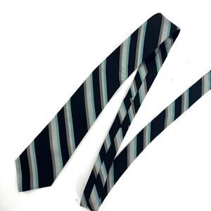 Lilly Dache Men’s Silk Vintage European Designer Tie Blue Stripes‎ 100% 3.5 x 54